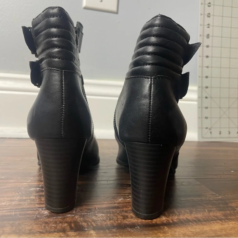 Anne Klein iflex Double Buckle Bootie Side Zip Size 7.5 “Towny” Vegan